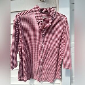 red and white checkered 3/4 sleeve button down collared shirt